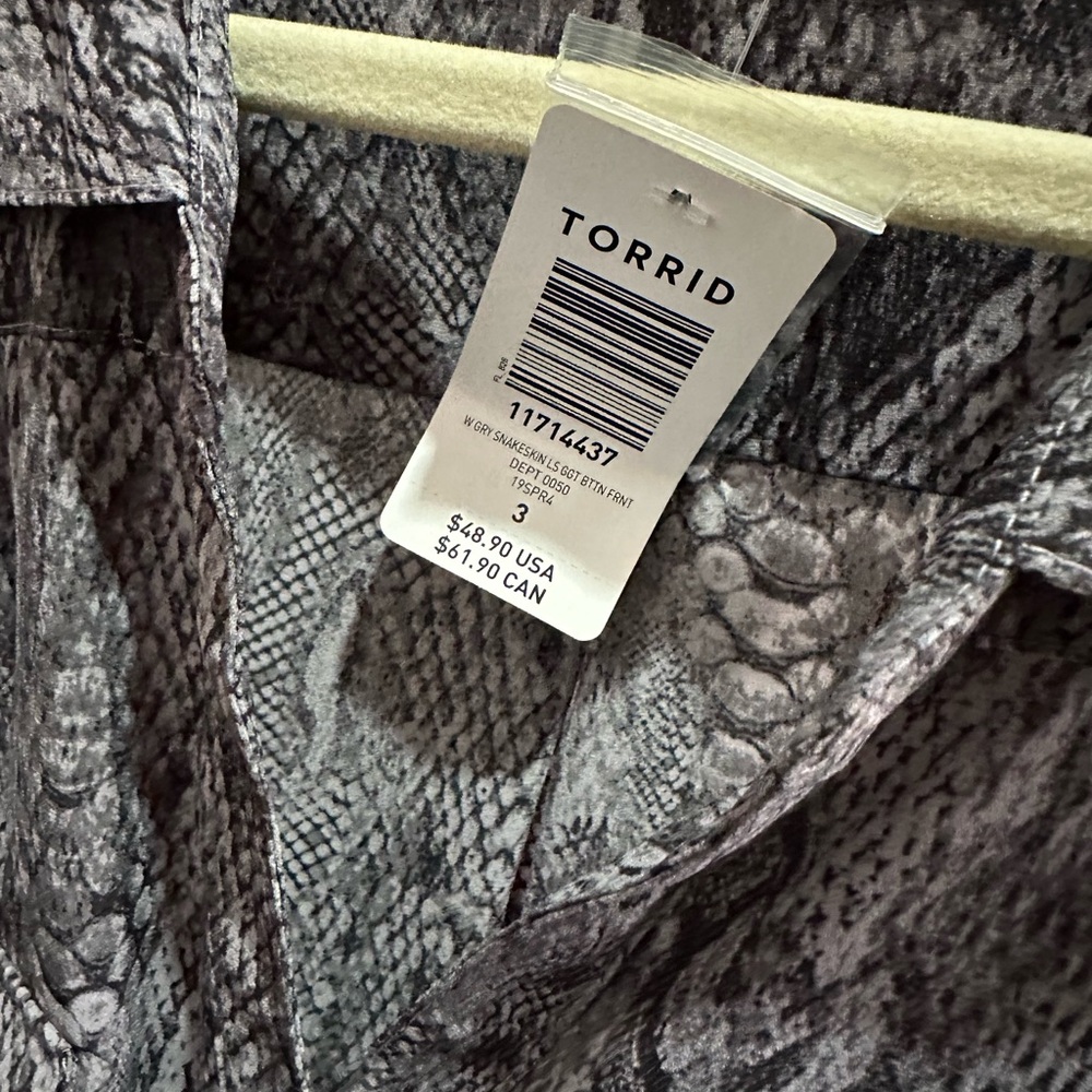 Torrid top - Picture 2 of 2